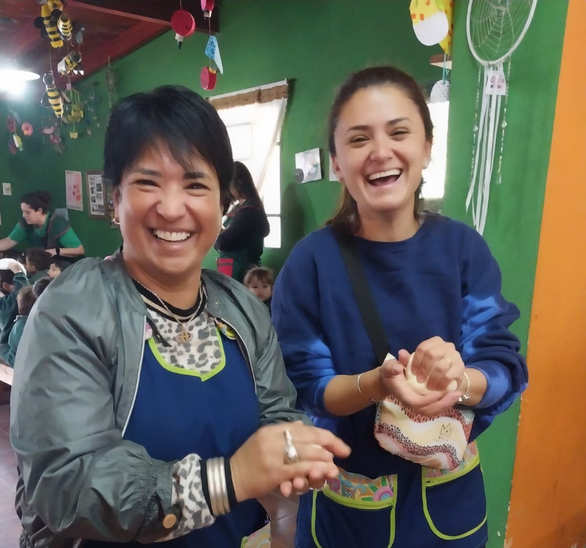 Son mamá e hija y están al frente de los primeros jardines Montessori de Funes y Roldán